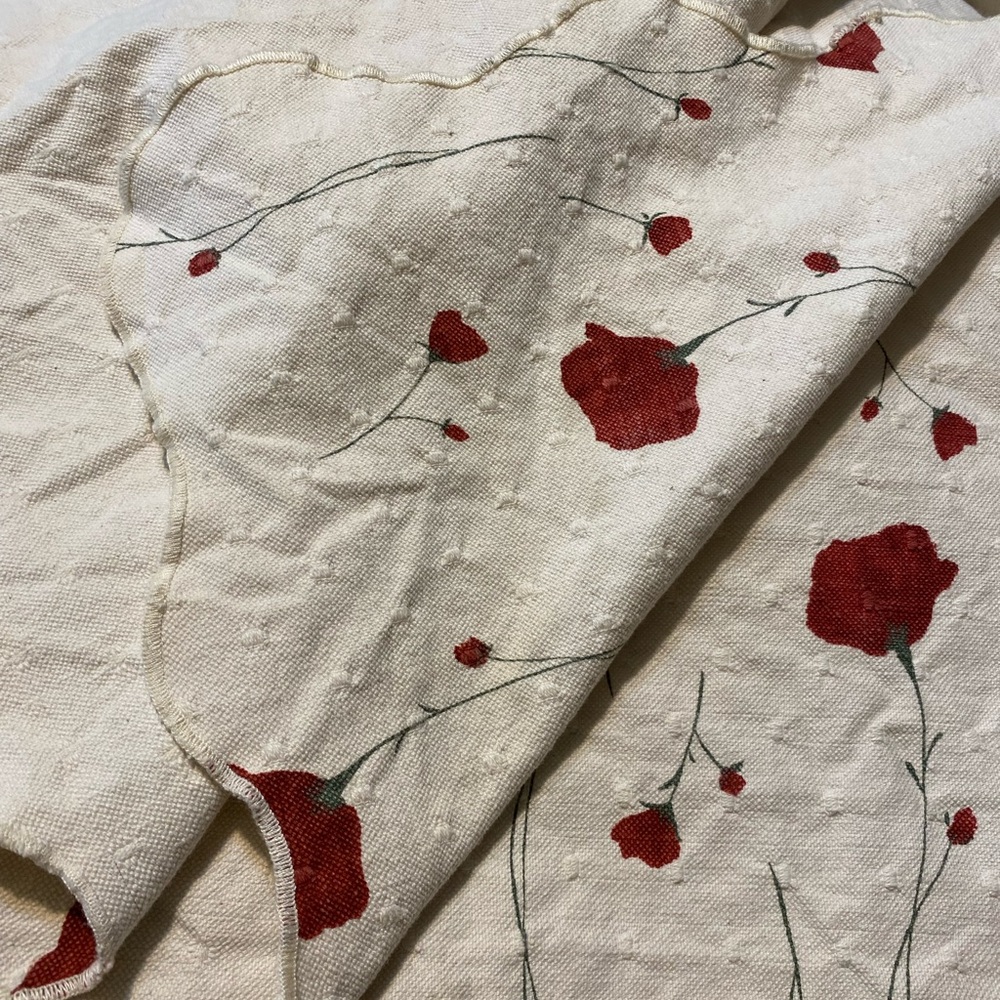 Floral Patterned bed spread with Red Flowers